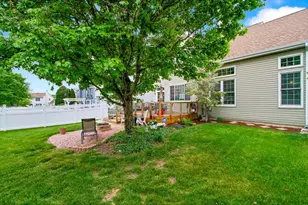 1575 Woodbury Cir, Gurnee, IL 60031 - Photo 35
