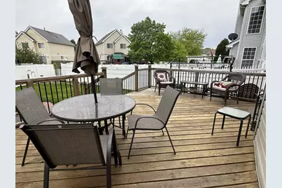 1575 Woodbury Circle, Gurnee, IL 60031 - Photo 23