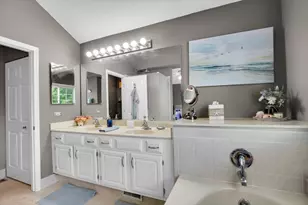 1575 Woodbury Cir, Gurnee, IL 60031 - Photo 25