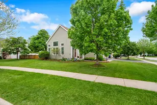 1575 Woodbury Cir, Gurnee, IL 60031 - Photo 33