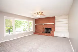 9 Riser Ave, Bloomington, IL 61701 - Photo 5