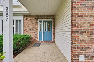 2807 Cherry Hills Dr, Champaign, IL 61822 - Photo 3