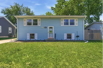 3203 W 66th Street, Davenport, IA 52806 - Photo 1