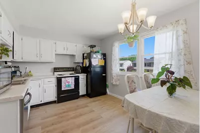 3203 W 66th Street, Davenport, IA 52806 - Photo 5
