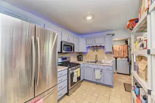 105 Queenswood Rd, Bolingbrook, IL 60440 - Photo 11