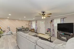 105 Queenswood Rd, Bolingbrook, IL 60440 - Photo 3