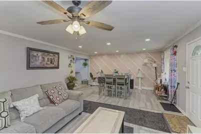 105 Queenswood Road, Bolingbrook, IL 60440 - Photo 5