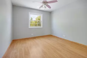 898 Debra Ln, Elk Grove Village, IL 60007 - Photo 21