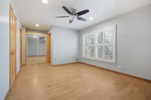 898 Debra Ln, Elk Grove Village, IL 60007 - Photo 19