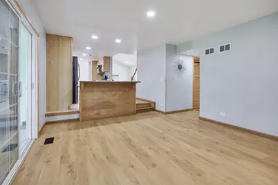 898 Debra Lane, Elk Grove Village, IL 60007 - Photo 13