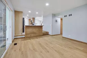 898 Debra Ln, Elk Grove Village, IL 60007 - Photo 13