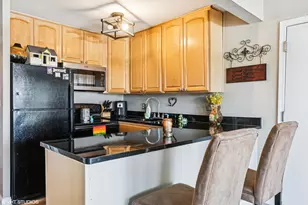 5803 Oakwood Dr, Lisle, IL 60532 - Photo 9