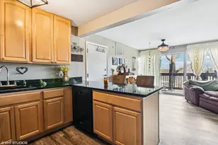 5803 Oakwood Dr, Lisle, IL 60532 - Photo 11