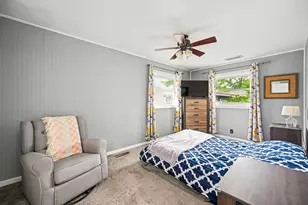 911 Lilac Ln, Joliet, IL 60435 - Photo 13