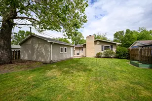 911 Lilac Ln, Joliet, IL 60435 - Photo 21
