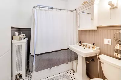 2433 W Hutchinson Street, Chicago, IL 60618 - Photo 11