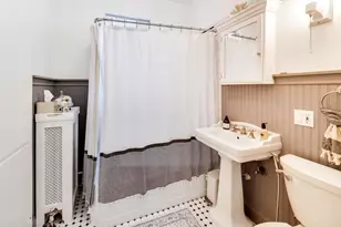 2433 W Hutchinson St, Chicago, IL 60618 - Photo 11