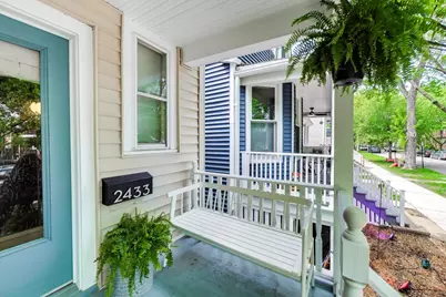 2433 W Hutchinson Street, Chicago, IL 60618 - Photo 3