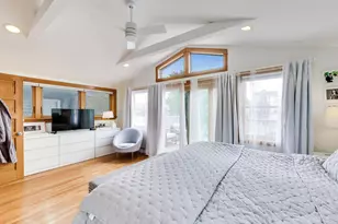 2433 W Hutchinson St, Chicago, IL 60618 - Photo 17