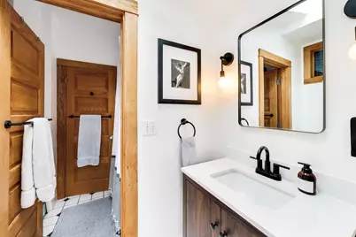 2433 W Hutchinson Street, Chicago, IL 60618 - Photo 19