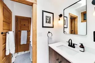 2433 W Hutchinson St, Chicago, IL 60618 - Photo 19