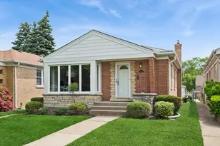 6341 N Tripp Ave, Chicago, IL 60646 - Photo 1