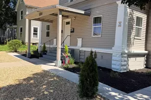 704 Locust St, Sterling, IL 61081 - Photo 3