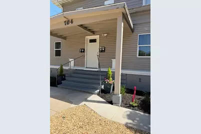 704 Locust Street, Sterling, IL 61081 - Photo 5