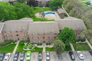 5343 Waterbury Ct, Crestwood, IL 60418 - Photo 1