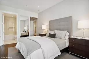 118 E Erie St, Chicago, IL 60611 - Photo 29
