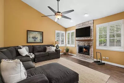 459 Rock Hall Circle, Grayslake, IL 60030 - Photo 9