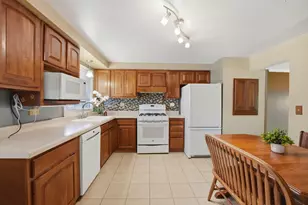 516 Janine Ln, Schaumburg, IL 60193 - Photo 7
