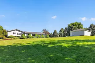 2039 Bernadette Ln, Yorkville, IL 60560 - Photo 3