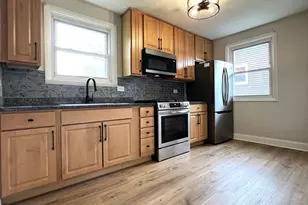 17524 Walter St, Lansing, IL 60438 - Photo 9