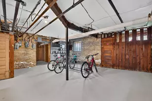 5515 N Winthrop Ave, Chicago, IL 60640 - Photo 25
