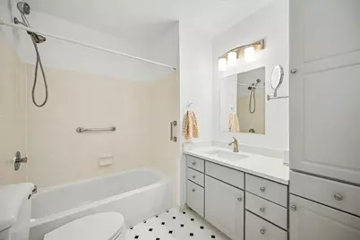 114 W Berkshire Avenue, Lombard, IL 60148 - Photo 25