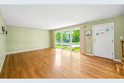 114 W Berkshire Avenue, Lombard, IL 60148 - Photo 5