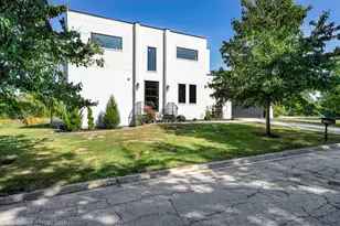 3112 Cara Ln, Oak Brook, IL 60523 - Photo 3