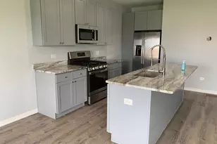 906 Gillespie Ln, Yorkville, IL 60560 - Photo 5