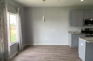 906 Gillespie Ln, Yorkville, IL 60560 - Photo 7