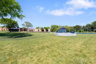 65 Regent Dr, Oak Brook, IL 60523 - Photo 33