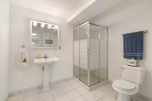 65 Regent Dr, Oak Brook, IL 60523 - Photo 27