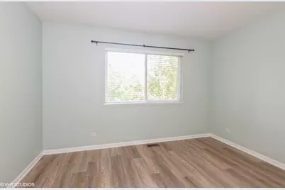 2215 Stoughton Drive #2215, Aurora, IL 60502 - Photo 9