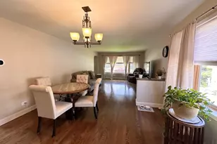 10021 Minnick Ave, Oak Lawn, IL 60453 - Photo 3