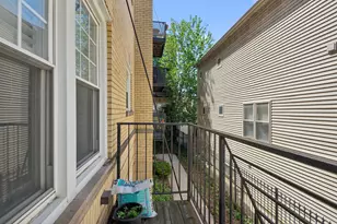 3573 W Lyndale St, Chicago, IL 60647 - Photo 9
