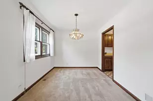 629 N Lakeview Dr, Round Lake, IL 60073 - Photo 5
