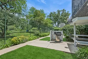 5455 N Sheridan Rd, Chicago, IL 60640 - Photo 19