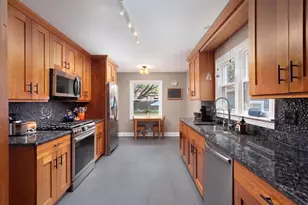 826 N Main St, Naperville, IL 60563 - Photo 9