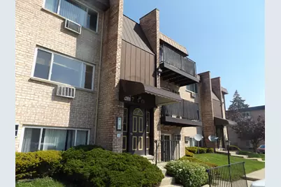710 W Huntington Commons Road #3A, Mount Prospect, IL 60056 - Photo 3