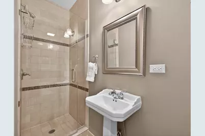 924 W Roscoe Street #1, Chicago, IL 60657 - Photo 21